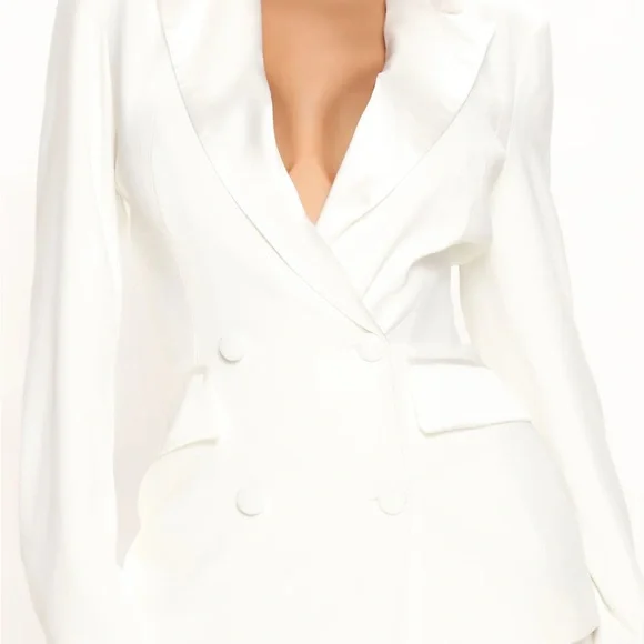 Fashion Nova Women's White Double-Breasted Tuxedo Pantsuit Set - Picture 5 of 6